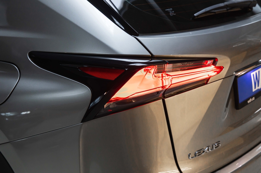 Lexus NX 300H 2016 фото Lexus NX 300H 2016 фото 10