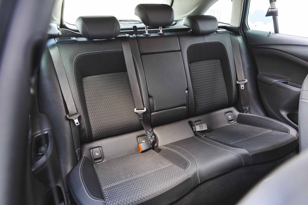 Opel Astra K 2016 фото 33