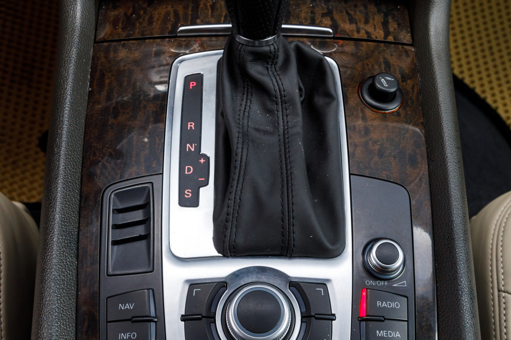 Audi Q7 SLine 2008 фото 22