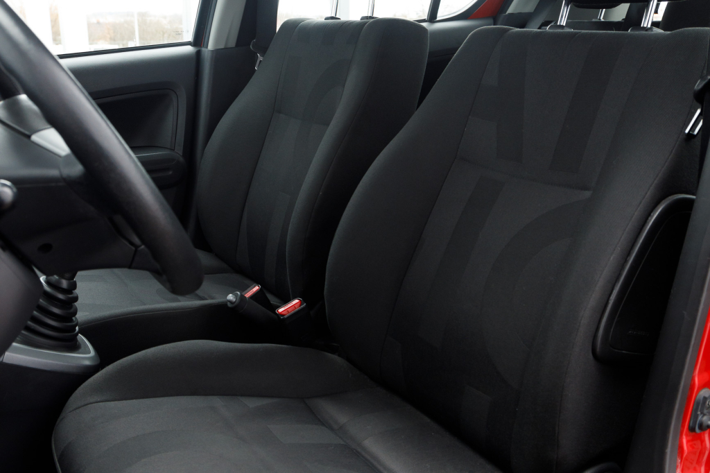 Opel Agila фото 12