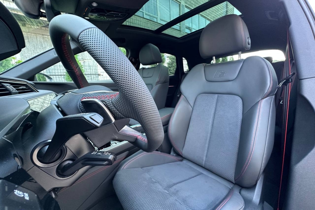 Audi Q8 e-tron 55 114 kWh Quattro S-line 2023 photo 13