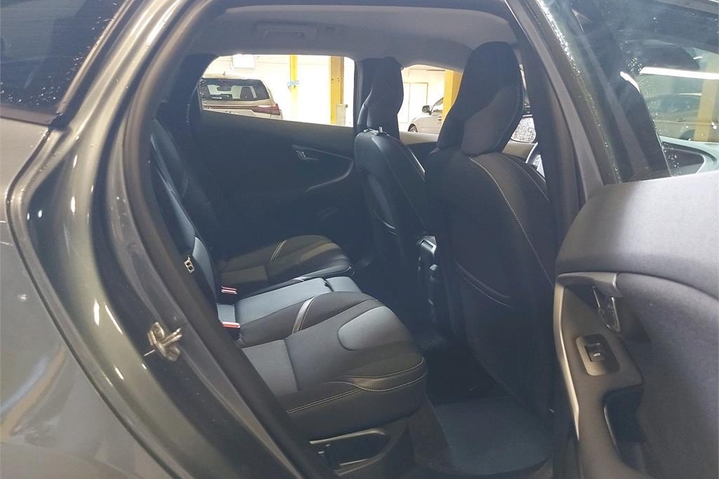 Volvo V40 2016 фото 1