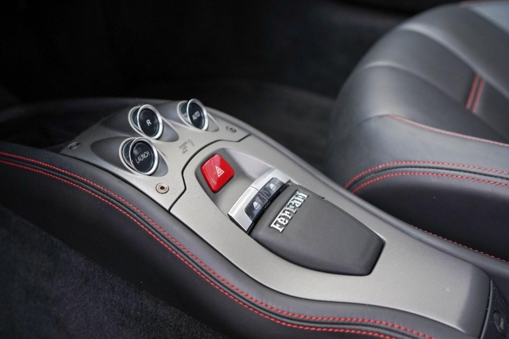 Ferrari 458 2011 фото 8