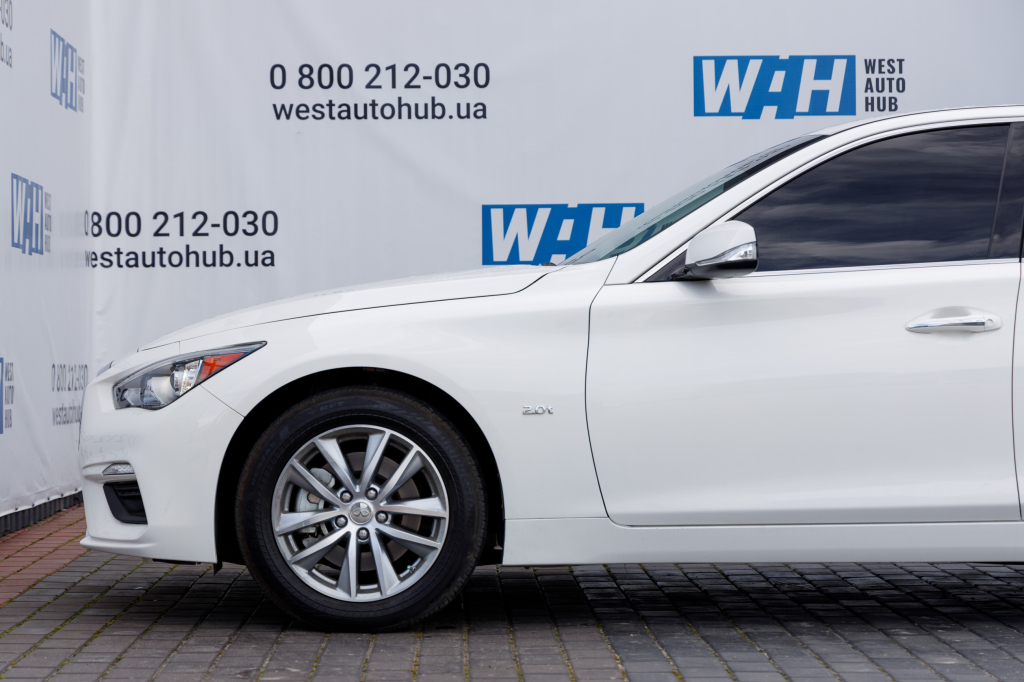 Infiniti Q50 фото 6