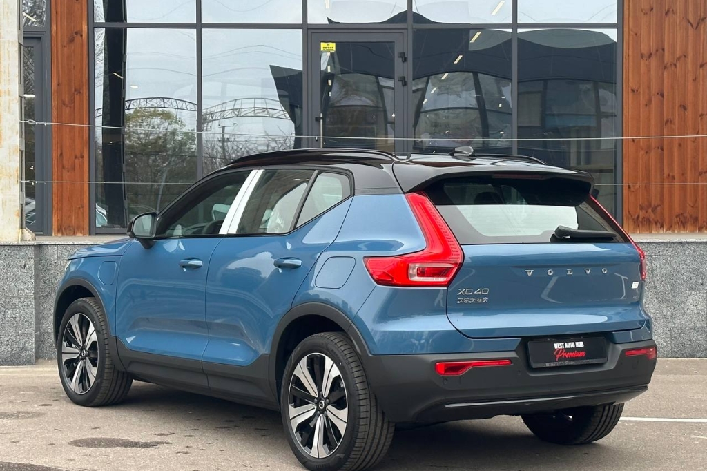 Volvo XC40 Recharge P8 Electric 78 kWh 2023 photo 4