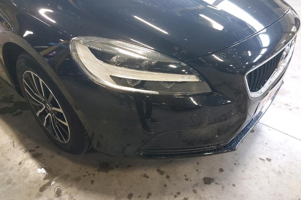 Volvo V40 2019 фото 10