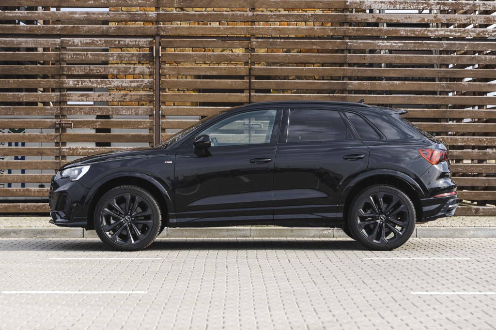 Audi Q3 S-Line 2020 photo 11