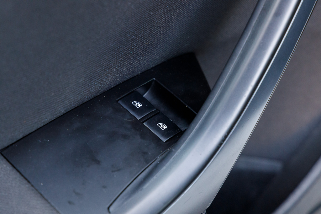 Opel Astra J 2014 фото 16