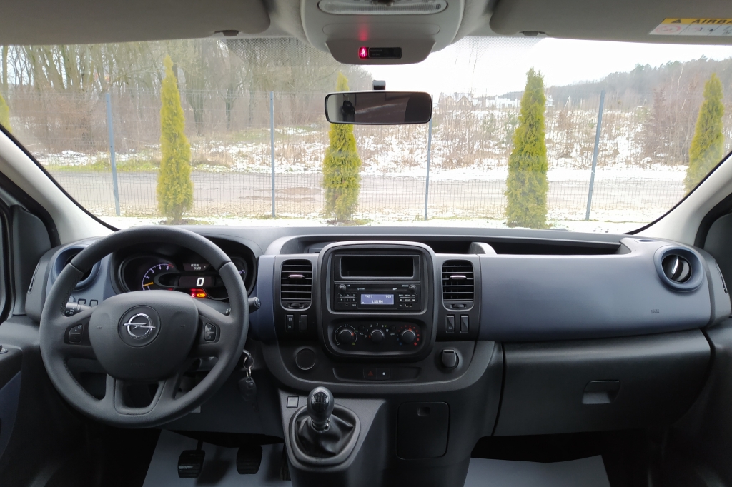 Opel Vivaro фото 8