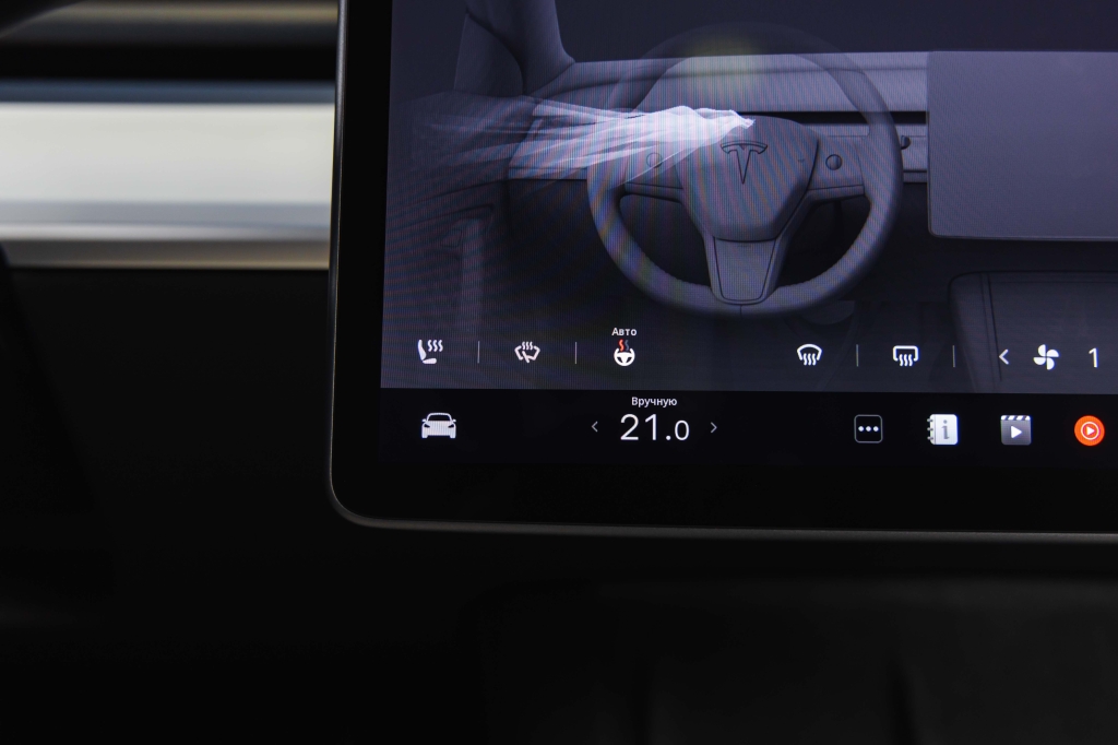 Tesla Model Y Long Range 2024 фото Tesla Model Y Long Range 2024 фото 25