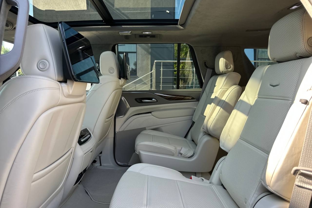 Cadillac Escalade PLATINUM 4WD 2022 фото Cadillac Escalade PLATINUM 4WD 2022 фото 20