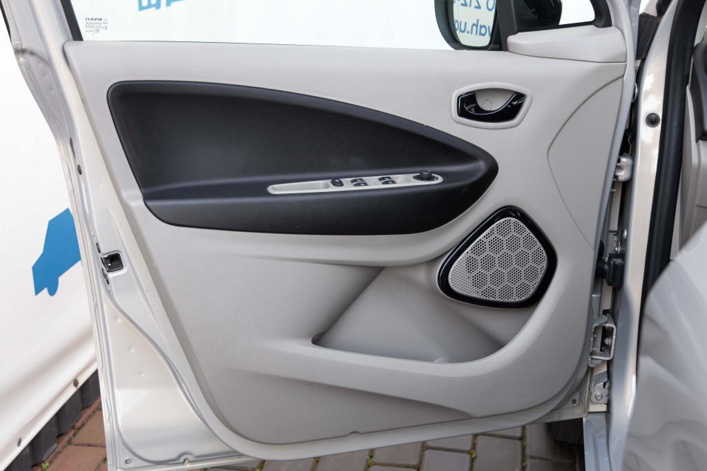 Renault Zoe 2016 фото 12
