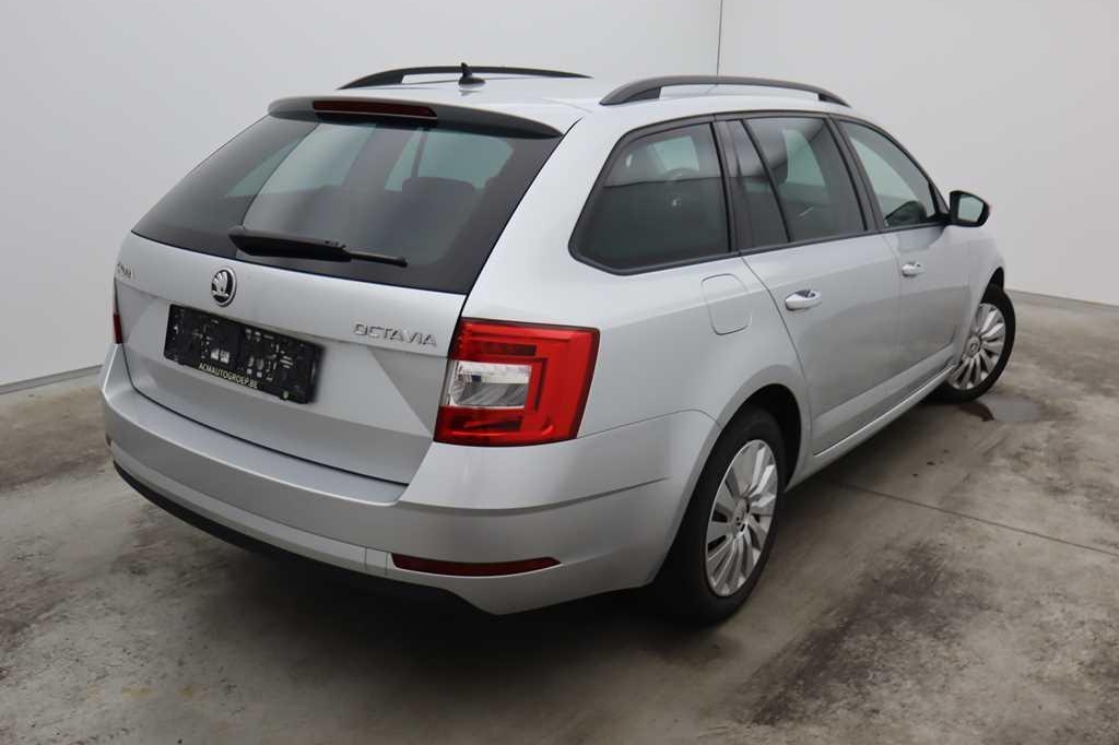 Skoda Octavia Combi 2018 фото 7