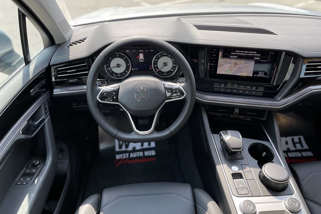 Volkswagen Touareg Silver 3.0TDI 2021 photo 4