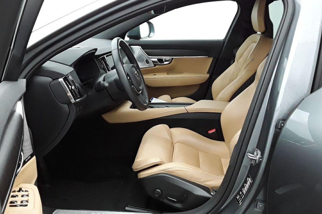 Volvo V90 Cross Country 2017 photo 2