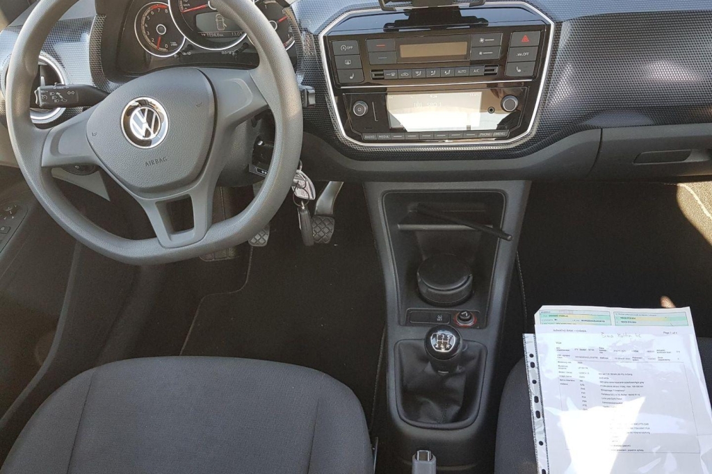 Volkswagen Up 2020 фото 2
