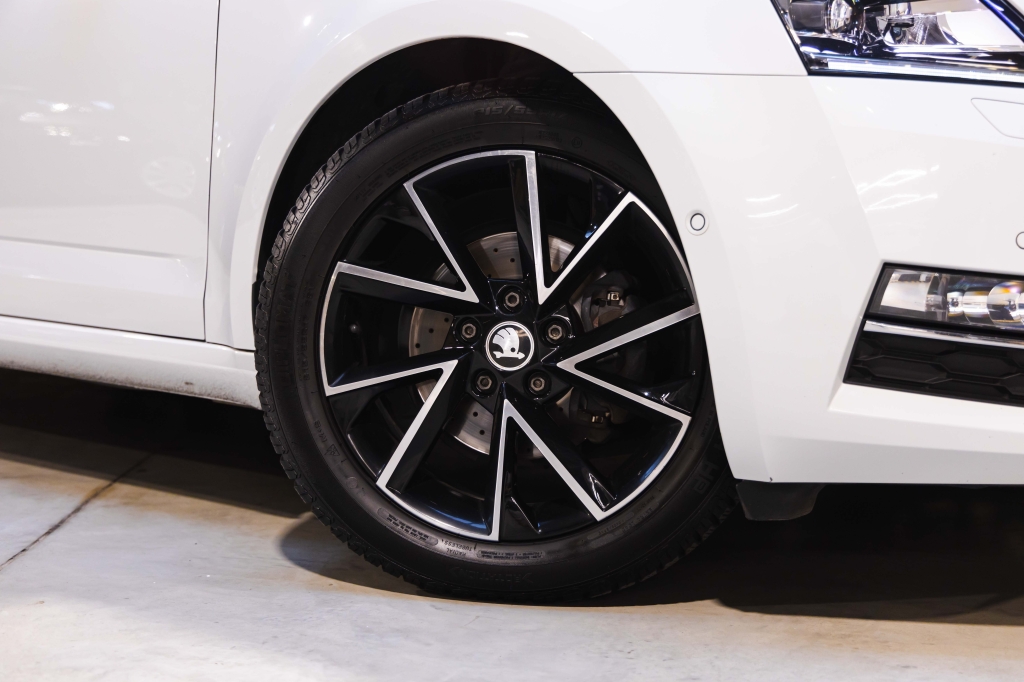 Skoda Octavia 2018 фото 5