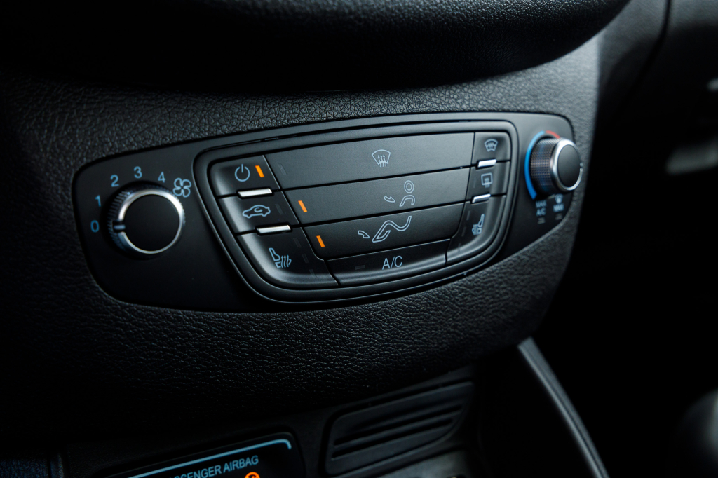 Ford Courier 2017 photo 20