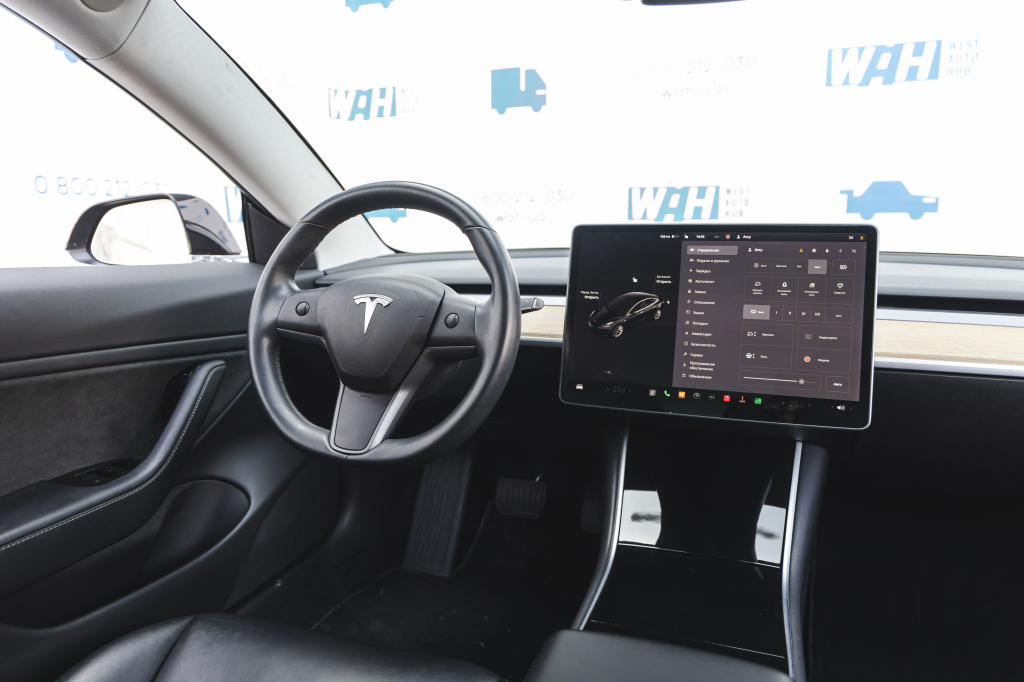 Tesla Model 3 2018 фото 32