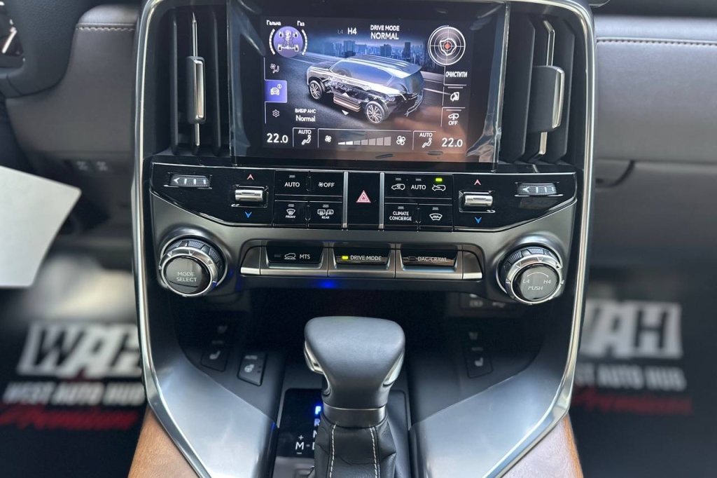 Lexus LX 500d 2022 фото 21