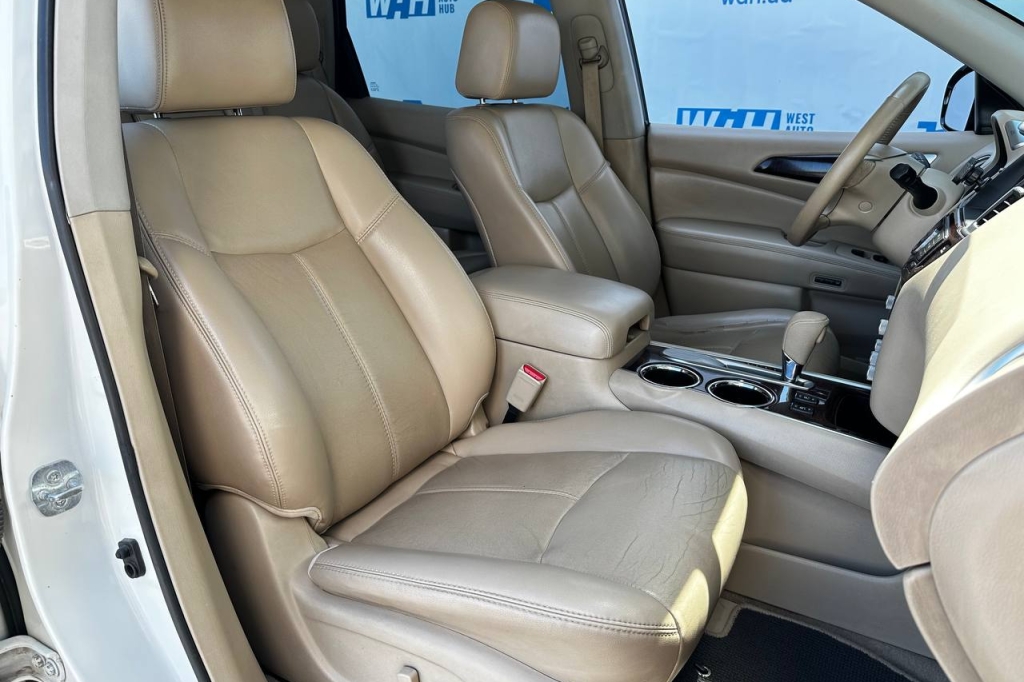 Nissan Pathfinder 2015 фото Nissan Pathfinder 2015 фото 23