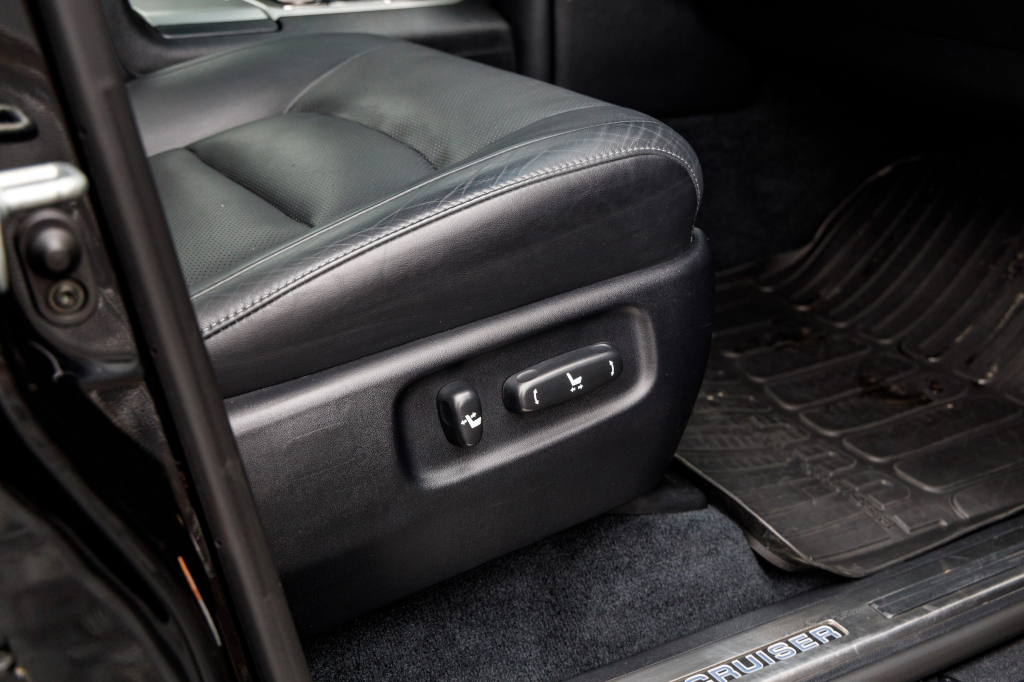 Toyota Land Cruiser 200 2018 photo 17