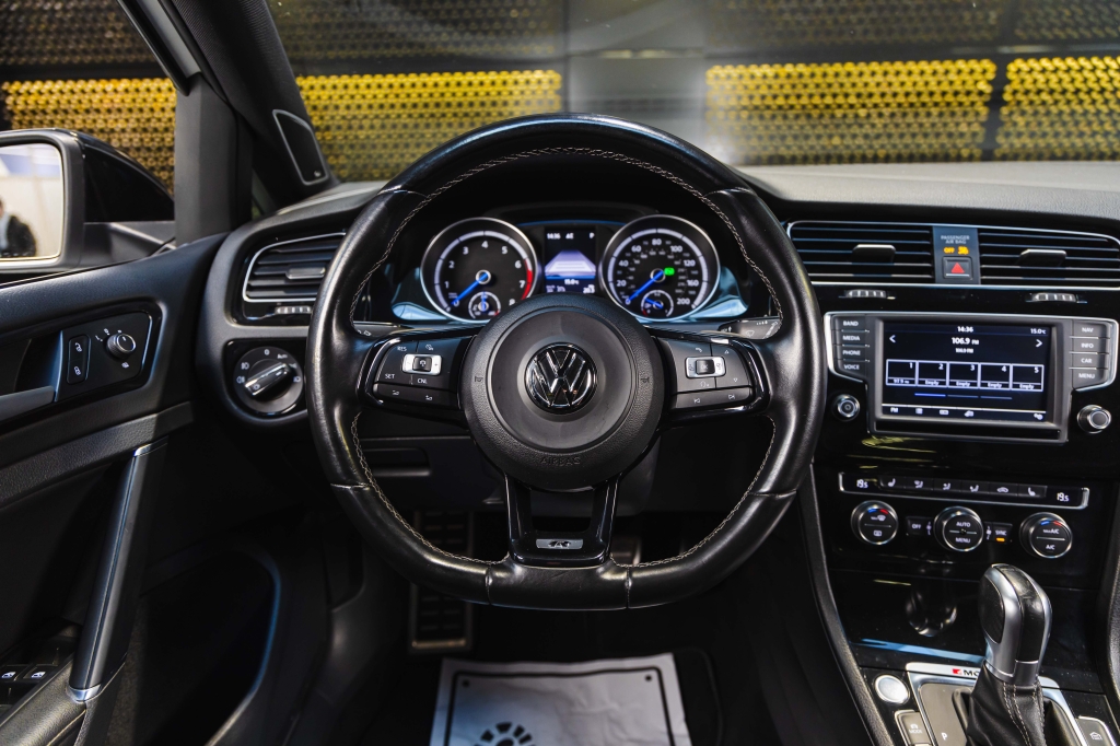 Volkswagen Golf R 2017 фото 24