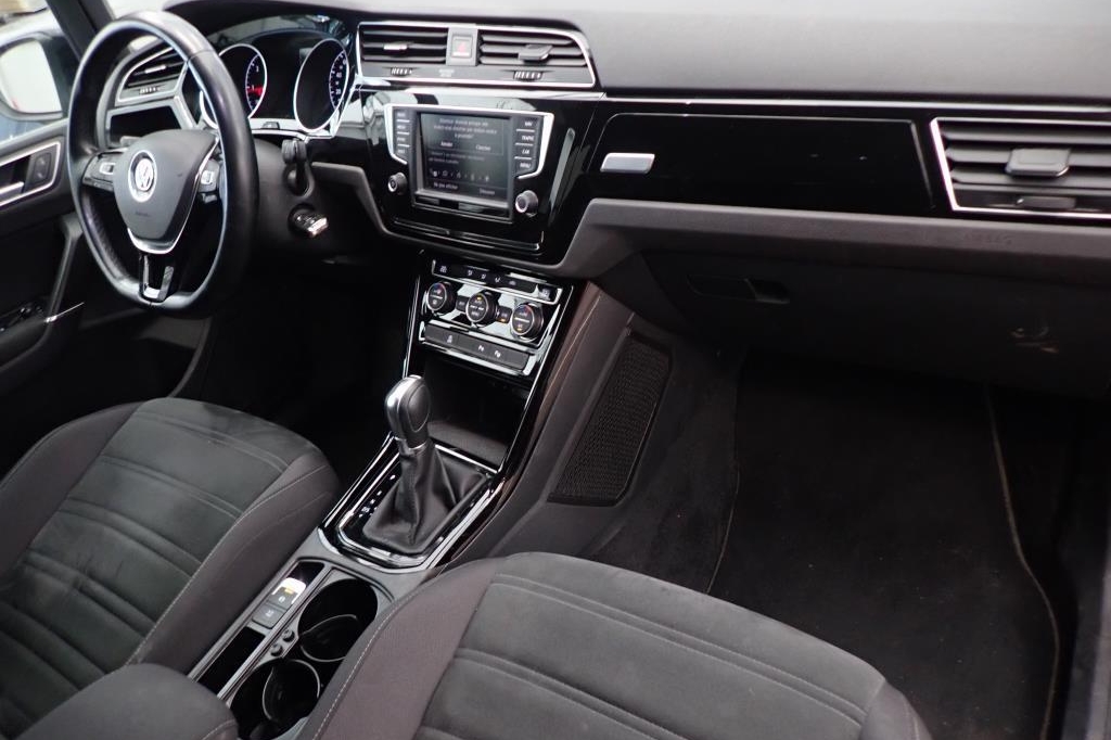 Volkswagen Touran 2017 photo 5