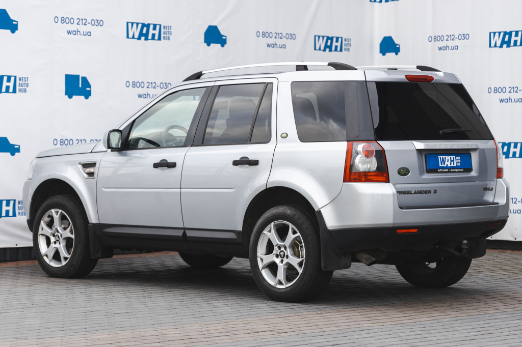 Land Rover Freelander 2010 photo 11