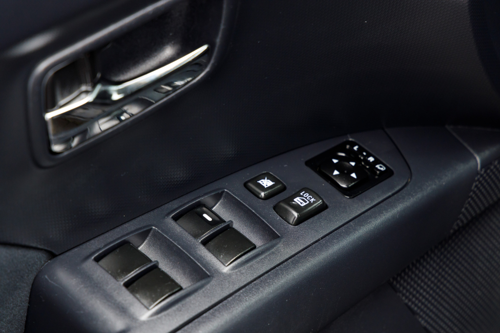 Citroen C-Crosser 4x4 2008 фото 23