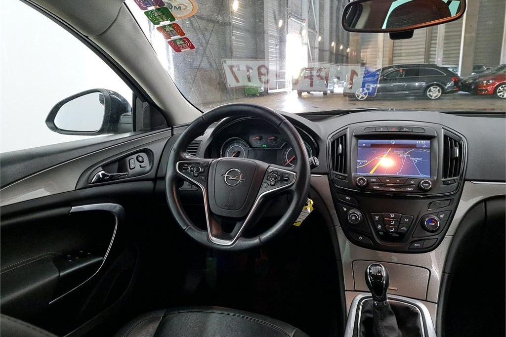 Opel Insignia Sports Tourer 2016 photo 2