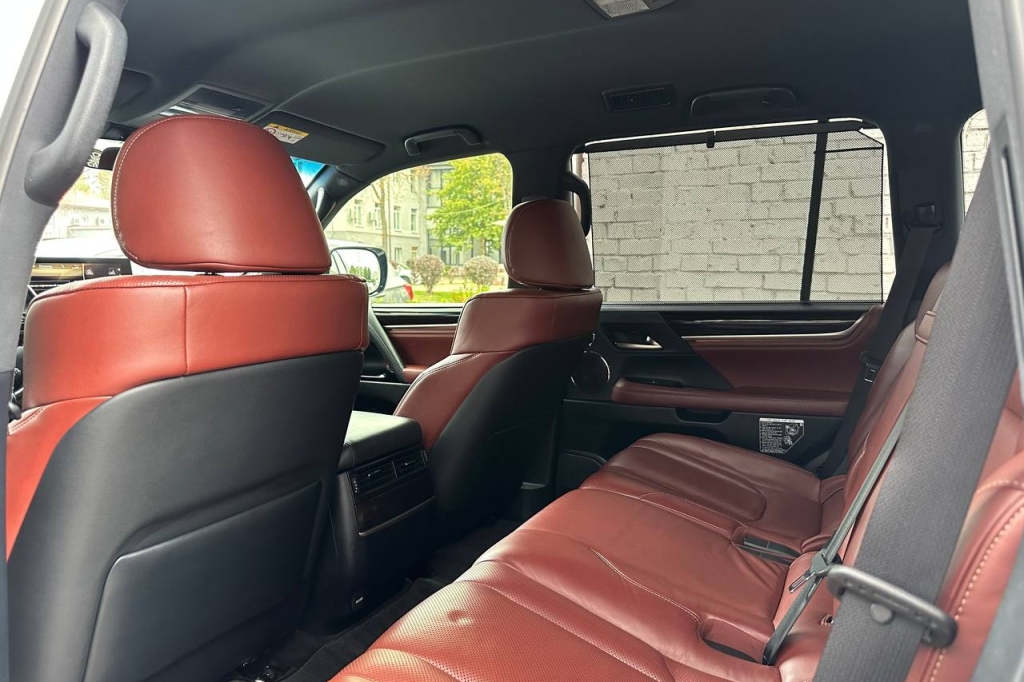 Lexus LX 450 2019 фото Lexus LX 450 2019 фото 15