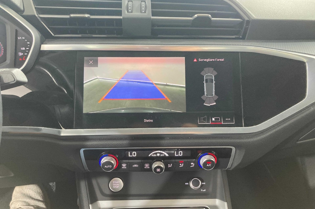 Audi Q3 2019 фото 6