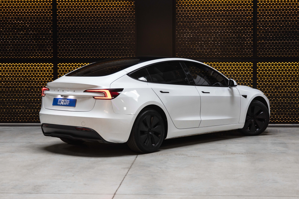 Tesla Model 3 2024 фото Tesla Model 3 2024 фото 7