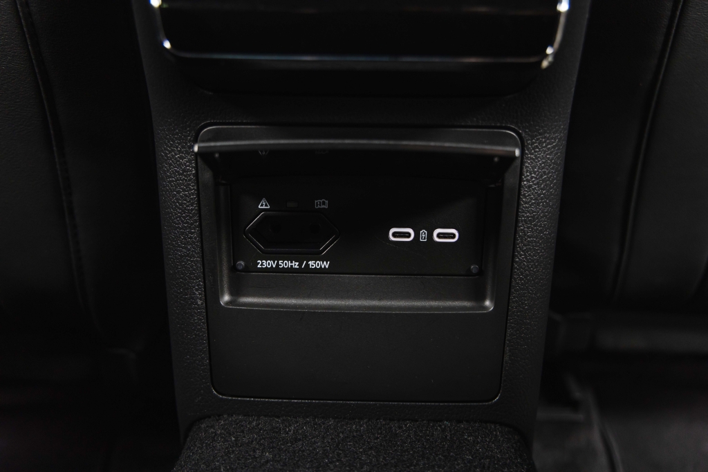 Skoda Superb Plug In Hybrid 2020 фото Skoda Superb Plug In Hybrid 2020 фото 41