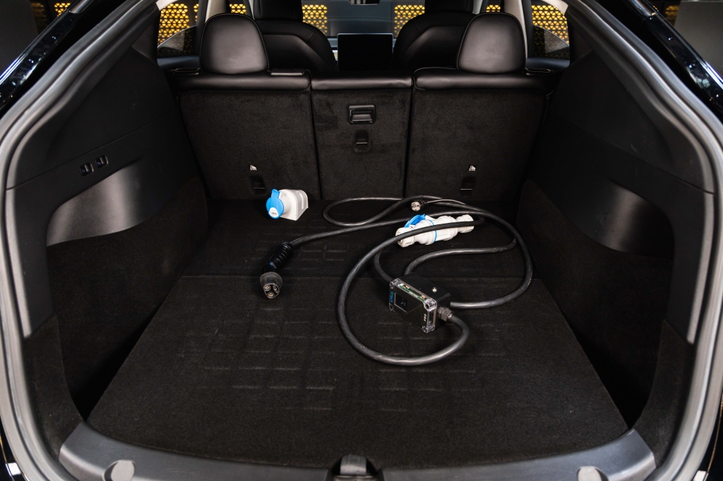 Tesla Model Y Long Range Dual Motor 2022 фото Tesla Model Y Long Range Dual Motor 2022 фото 29