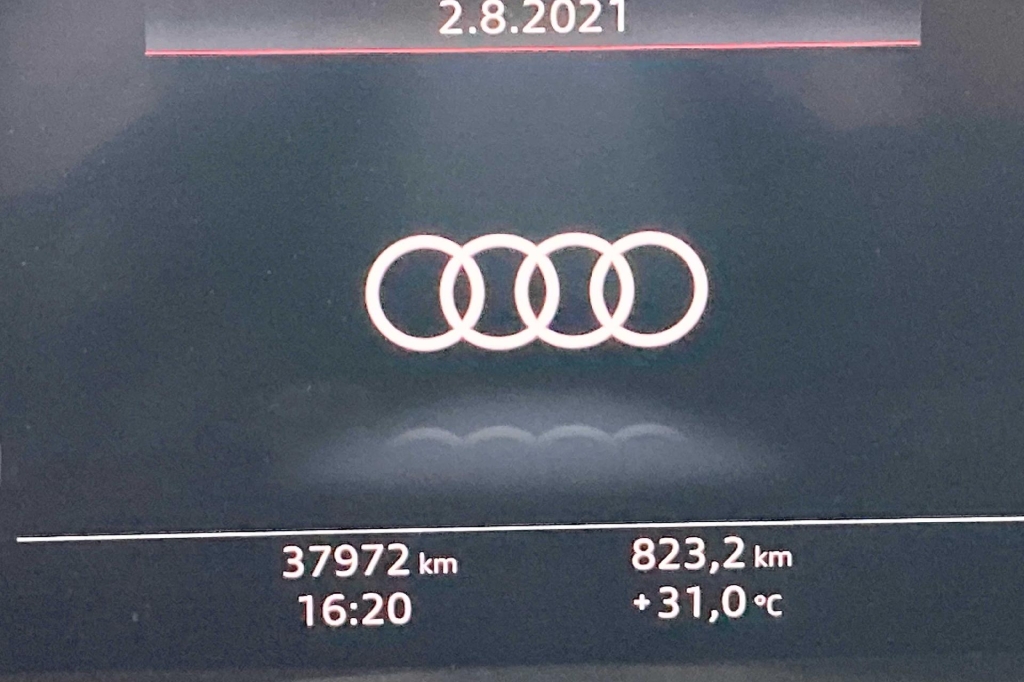 Audi Q8 2019 фото 6