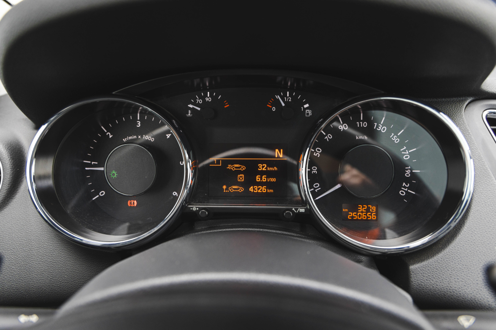 Peugeot 5008 2012 photo 23