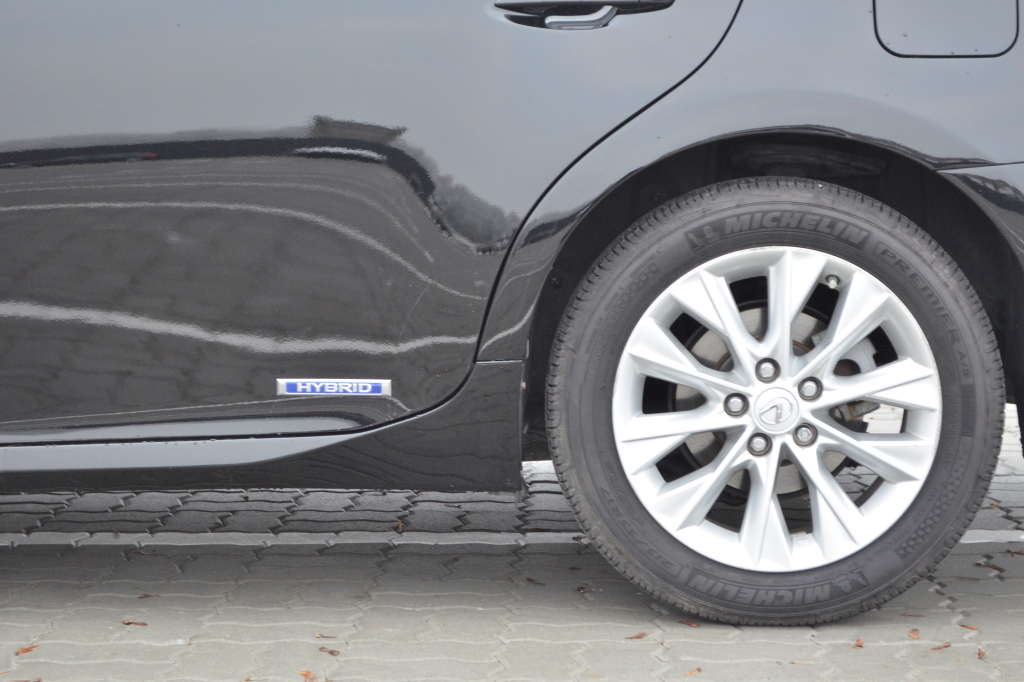 Lexus ES 300h HYBRID фото 10