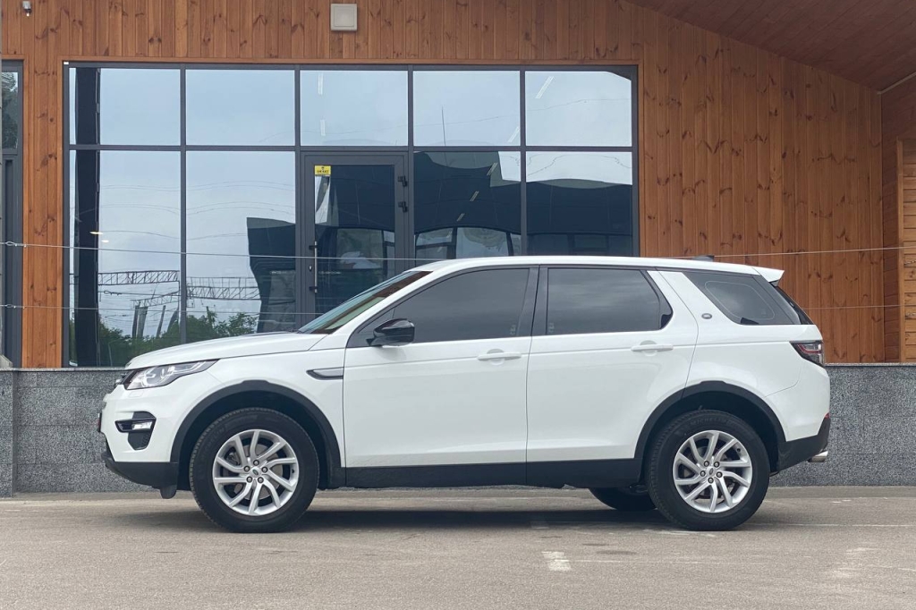 Land Rover Discovery Sport 2017 photo 3