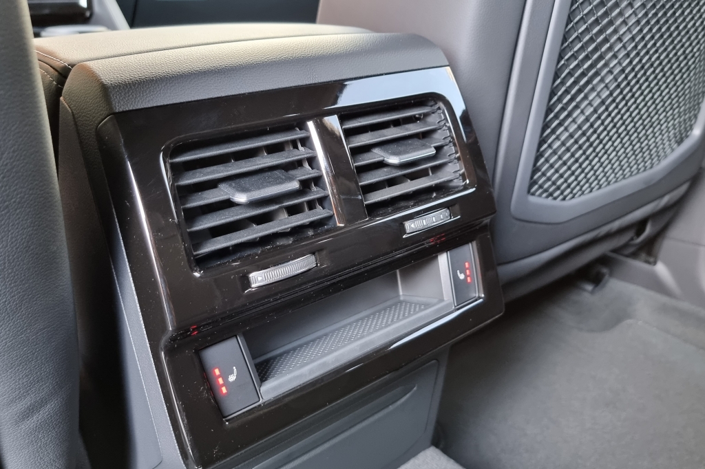 Volkswagen Touareg PLATINUM 2021 photo 22