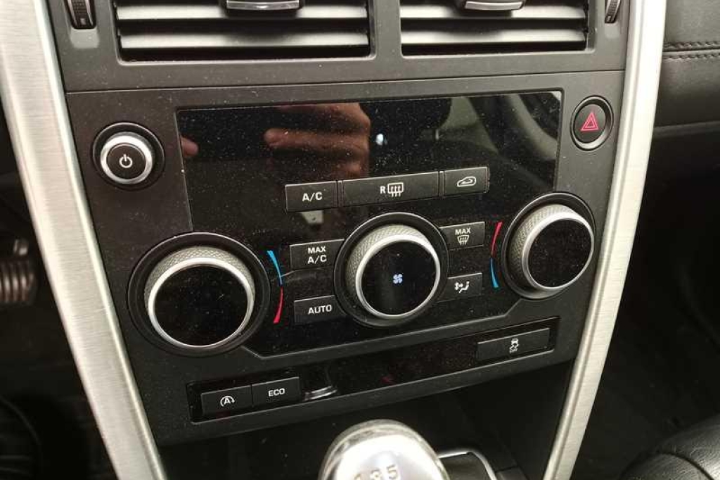 Land Rover Discovery 2016 фото 32