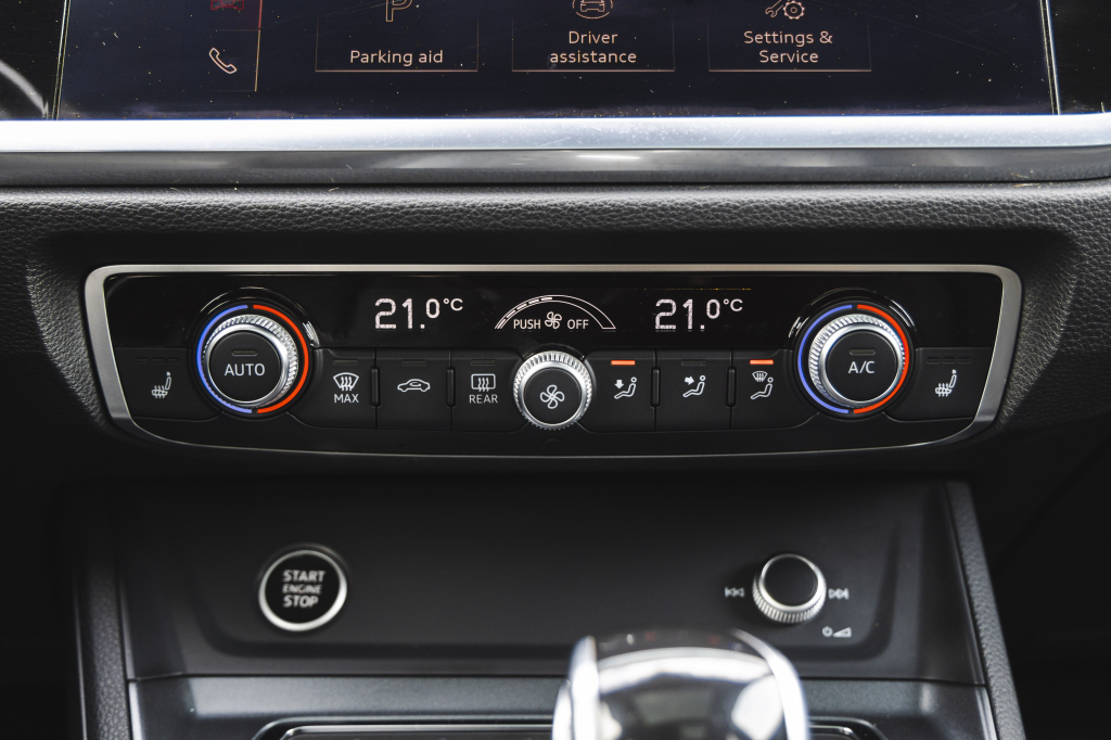 Audi Q3 S-Line 2020 photo 32