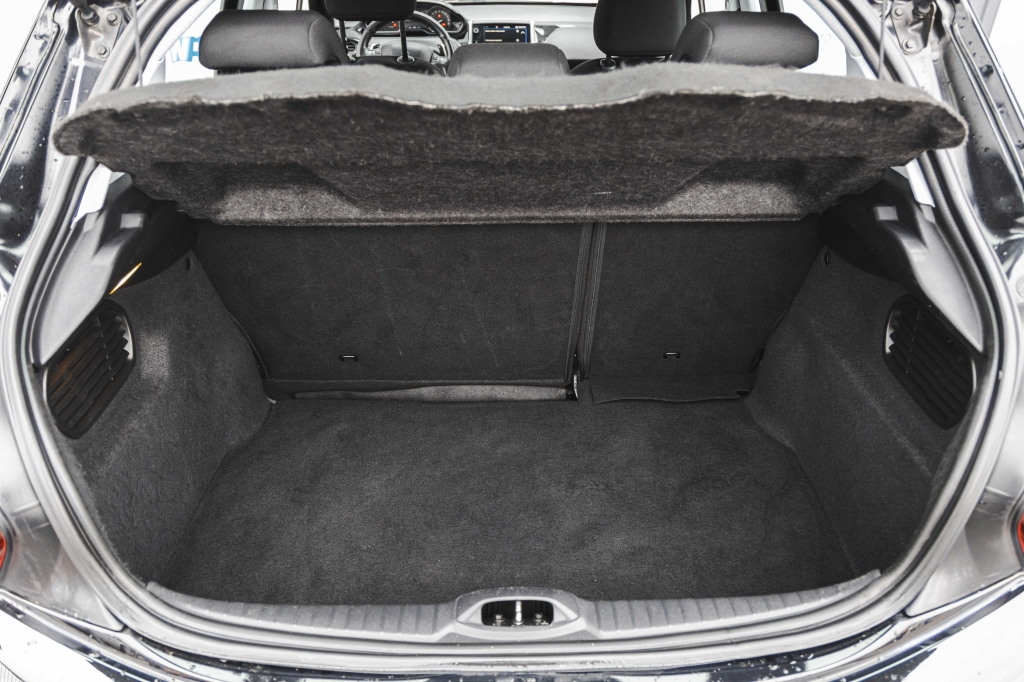 Peugeot 208 2017 photo 30