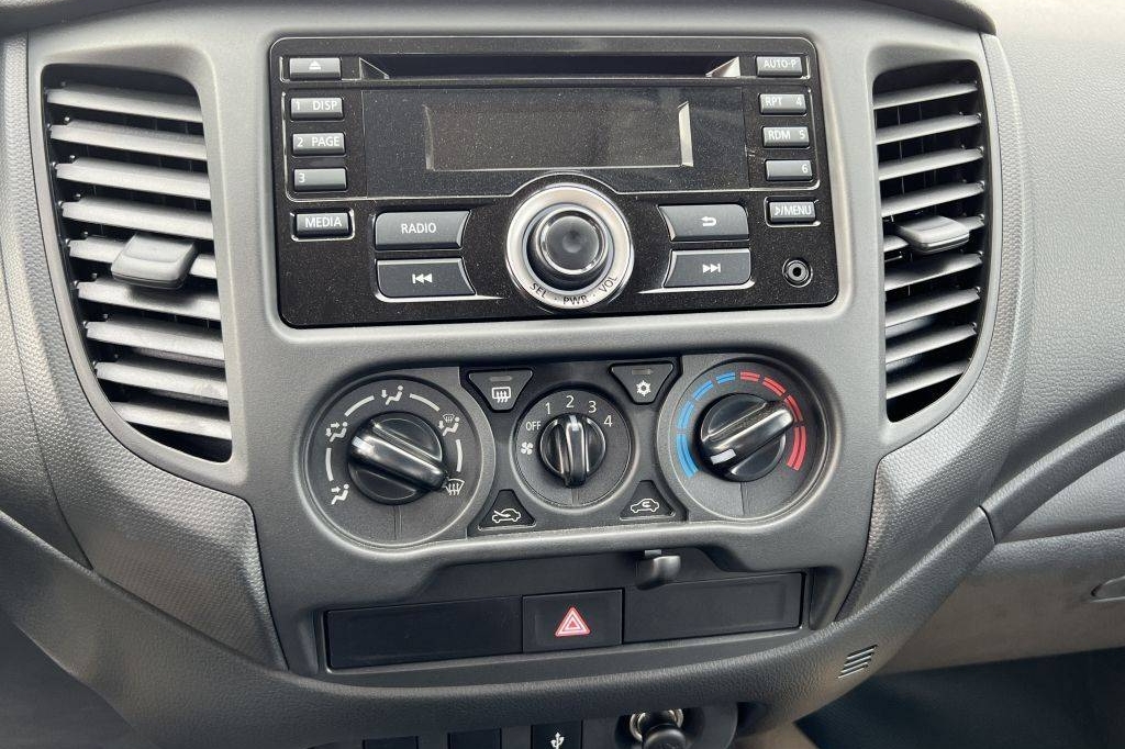 Mitsubishi L200 4x4 2.5D GL Double Cab 2023 фото Mitsubishi L200 4x4 2.5D GL Double Cab 2023 фото 11
