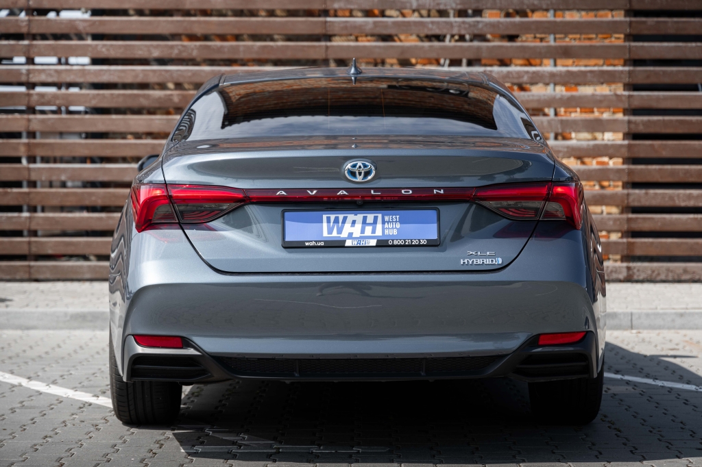 Toyota Avalon Hybrid 2020 photo 9