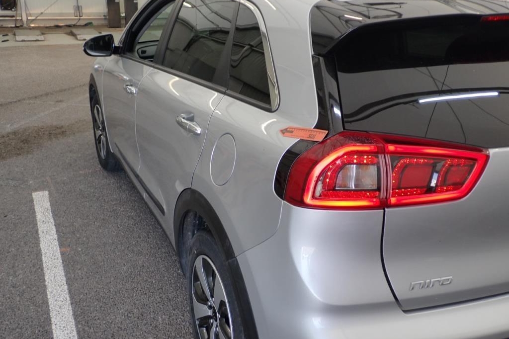 Kia Niro 2018 фото 12