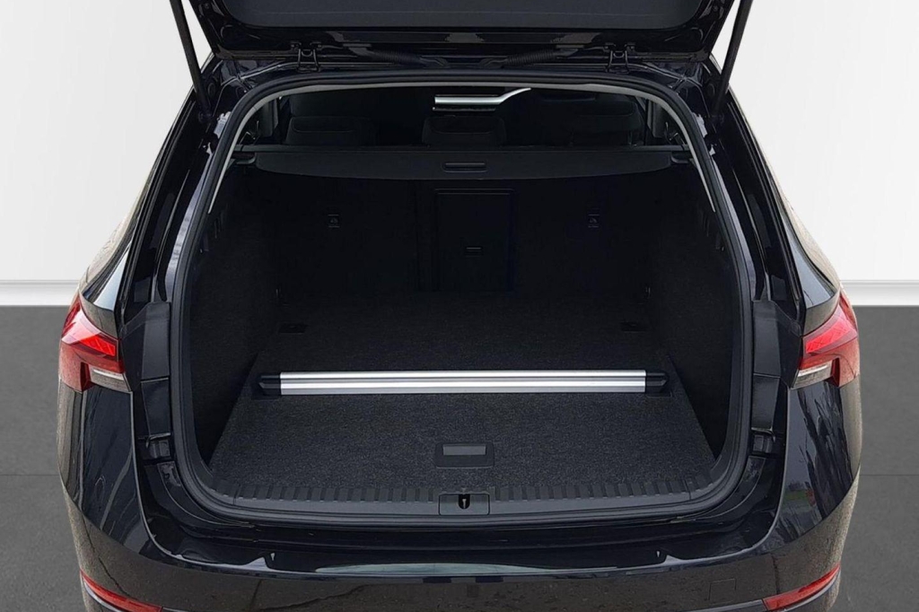 Skoda Octavia Combi 2020 фото 2