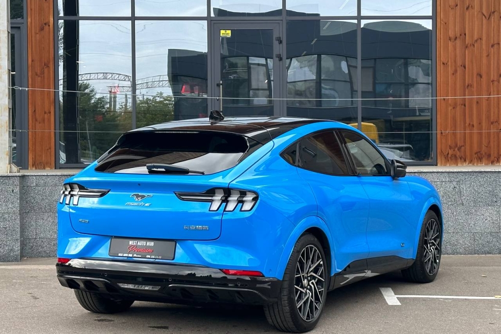 Ford Mustang Mach-E GT 2022 фото 5