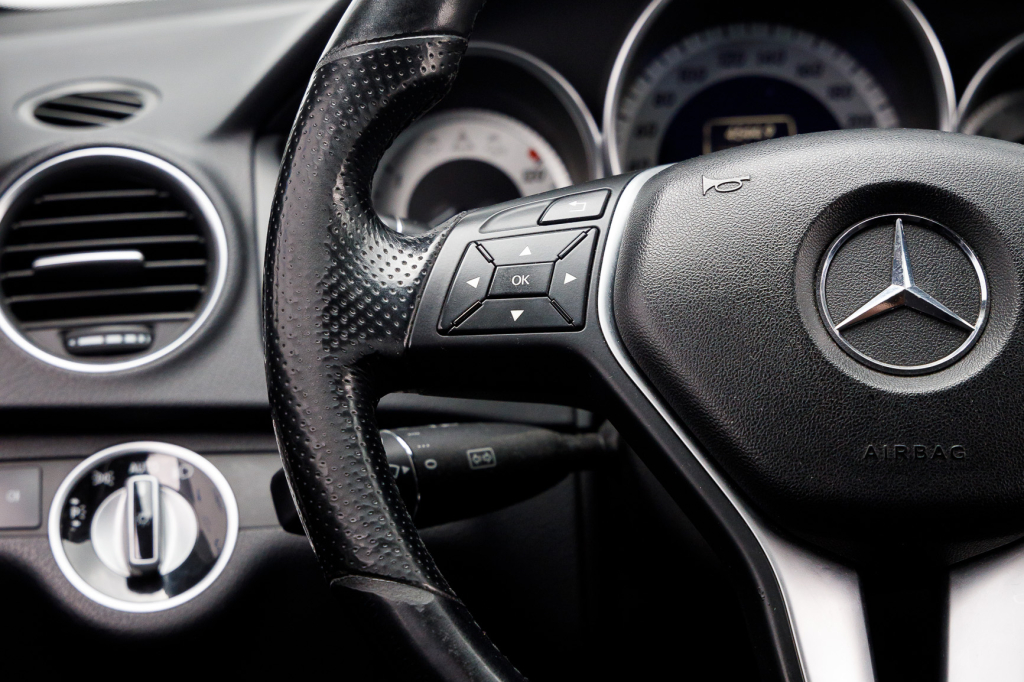 Mercedes-Benz C 250 AMG-Line 2011 photo 15